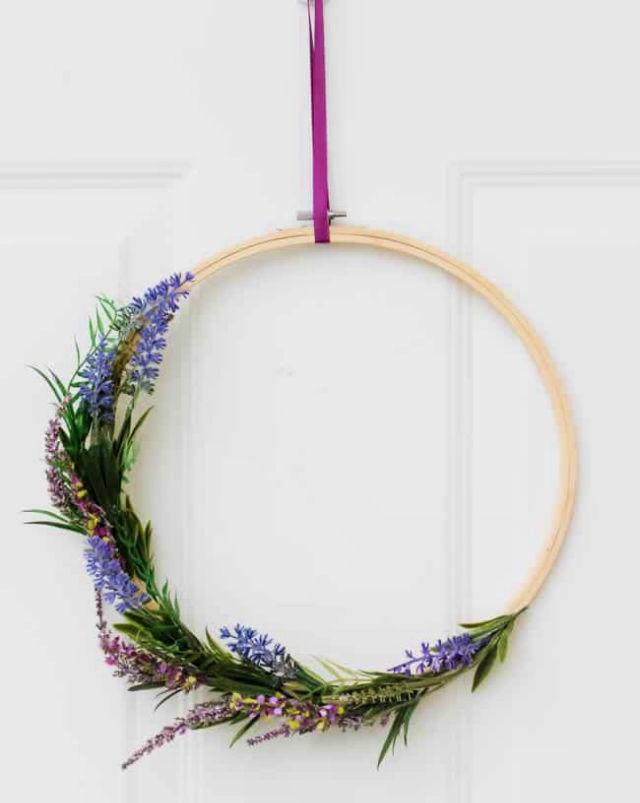 10 Minute Spring Hoop Wreath