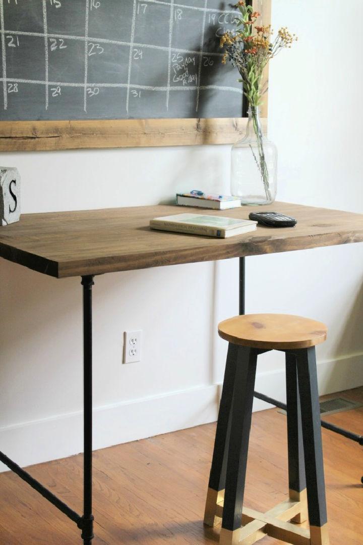 Build The Easiest Pipe Desk Ever