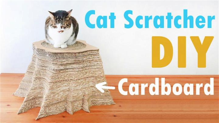 Rascador para gatos de cartón con forma de tocón de árbol