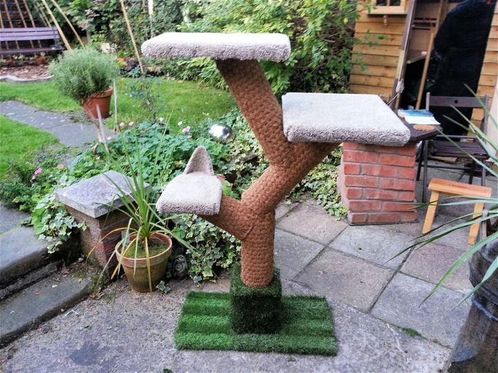 Carpet Covered Cat Tree for Outdoor