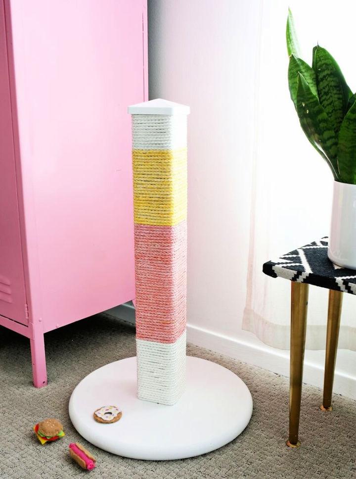 Colorblocked Tall Scratching Post