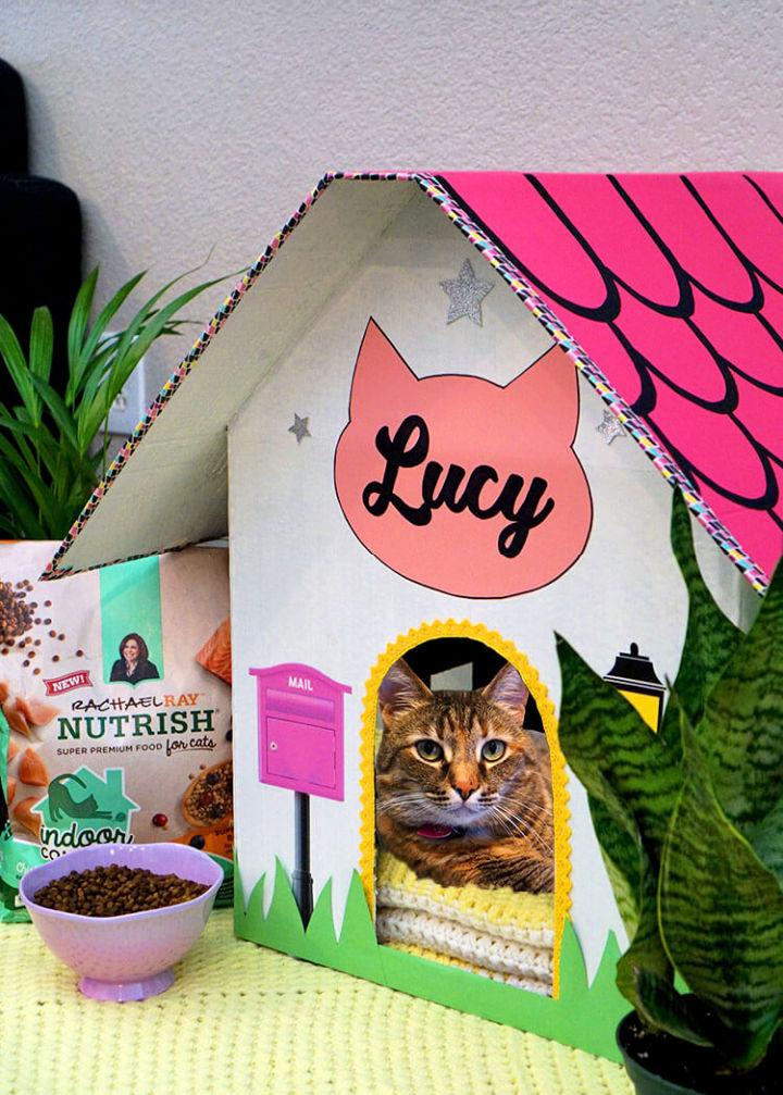 Lindo plano de casa de cartón para gatos