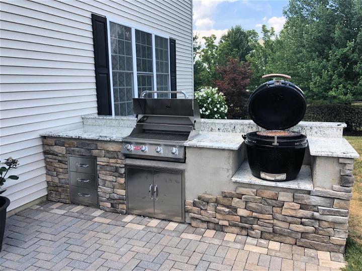 DIY BBQ Outdoor Kitchen