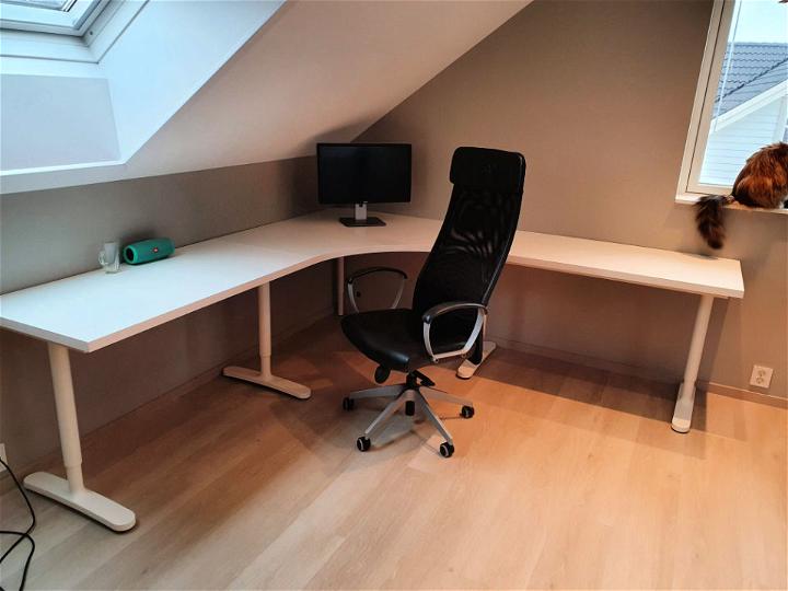 DIY Corner Desk Height Adjustable