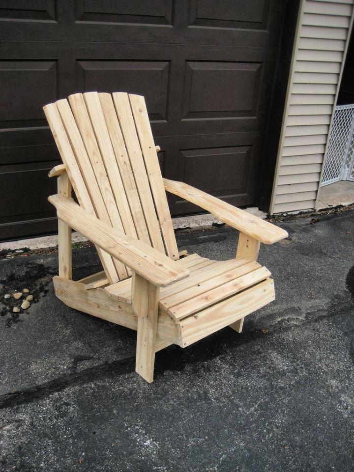 DIY Pallet Adirondack Chair