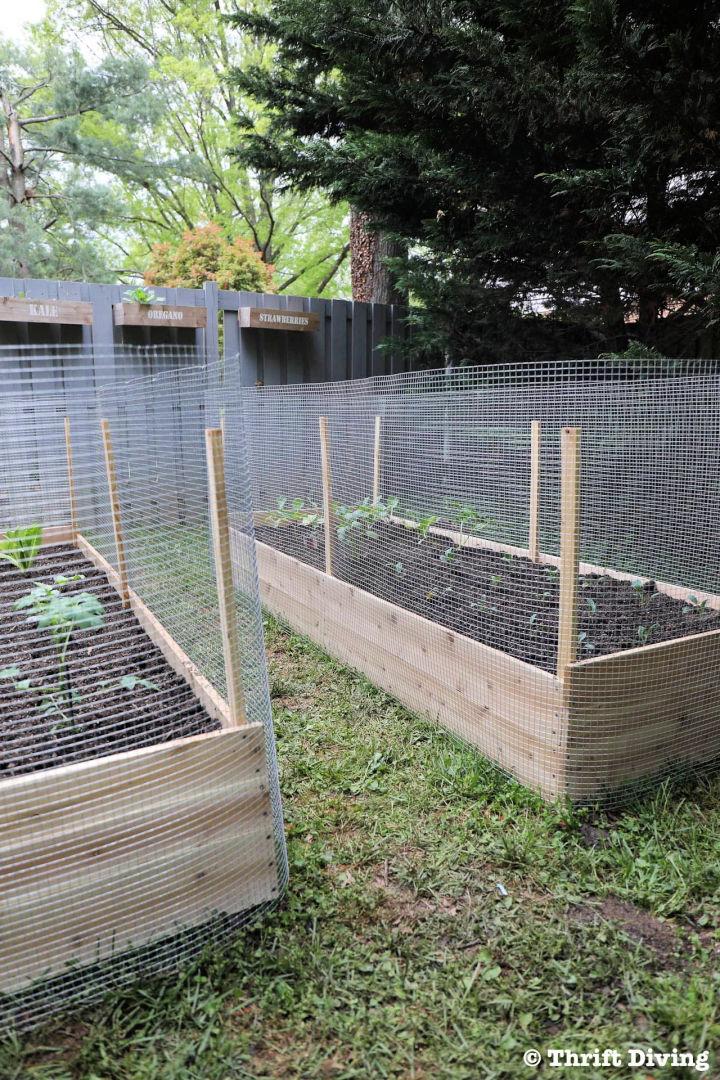 DIY Raised Garden Bed Fence