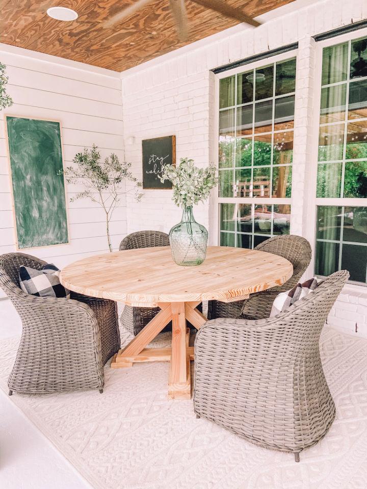 DIY Round Farmhouse Table