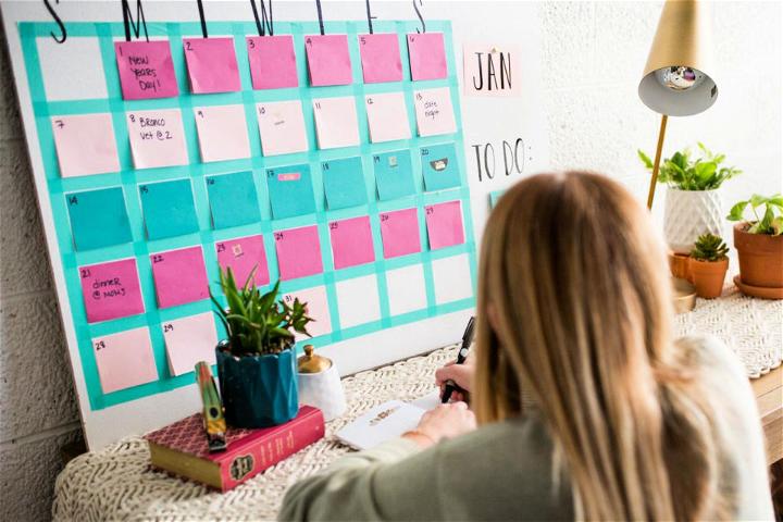 DIY Sticky Note Calendar