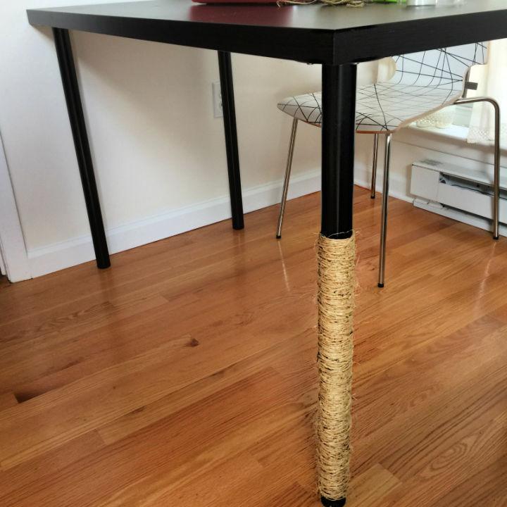 Easy Cat Scratching Post
