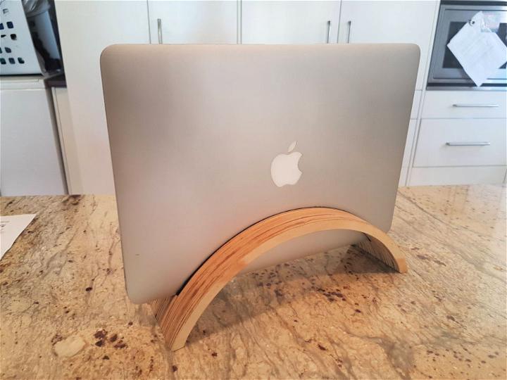 Easy DIY Macbook Stand