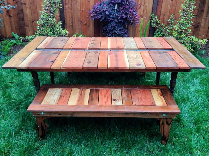 Flat pack Picnic Table with Planter