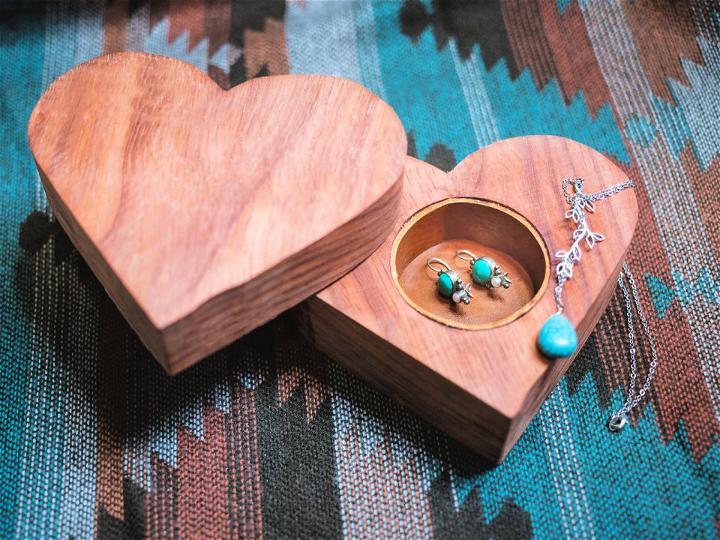 Heart Shaped Keepsake or Jewelry Box