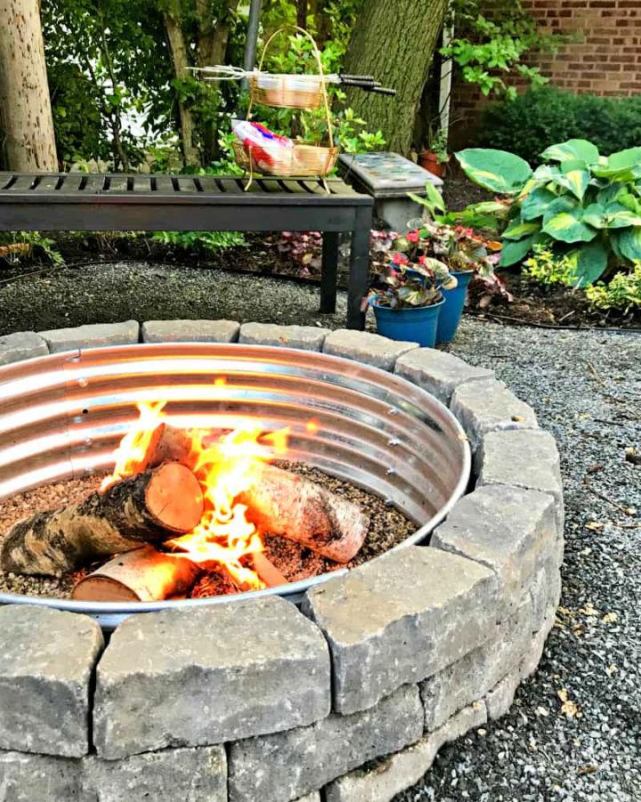 How to Build a Fire Pit in Your Backyard