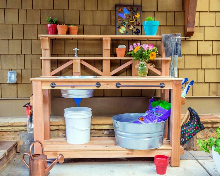 How to Make a Gardeners Potting Bench