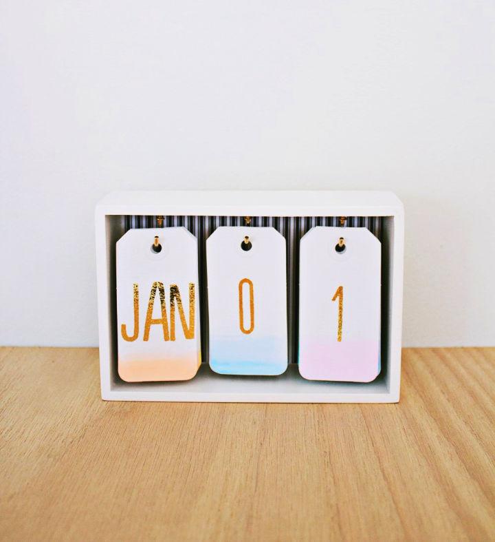 Lovely Little DIY Desk Calendar