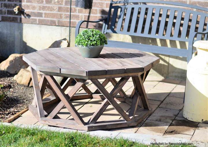 Outdoor Octagon Coffee Table With Lattice Legs