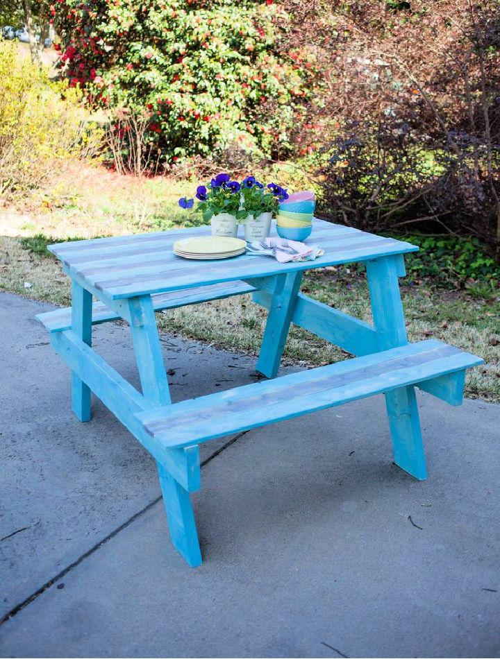 Pallet Wood Picnic Table