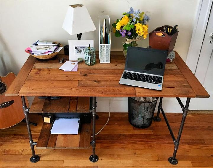 Pipe And Wood Desk Weekend Project