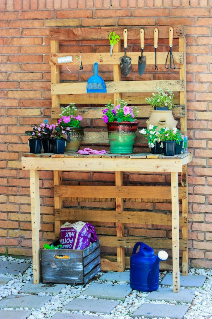 Potting Bench Using Upcycled Pallets