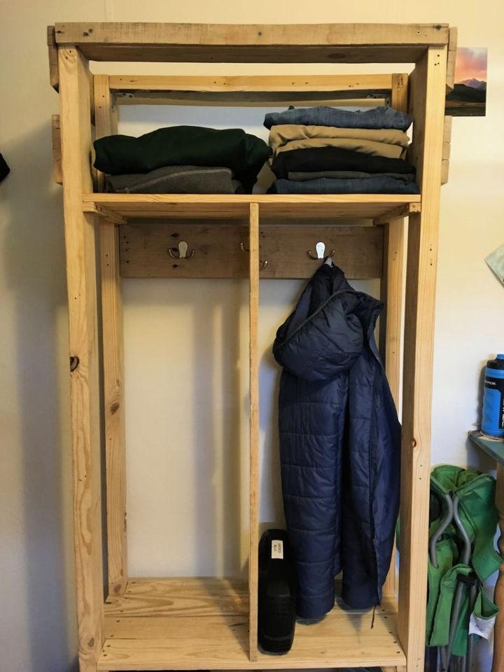 Reclaimed Pallet Bedroom Shelving