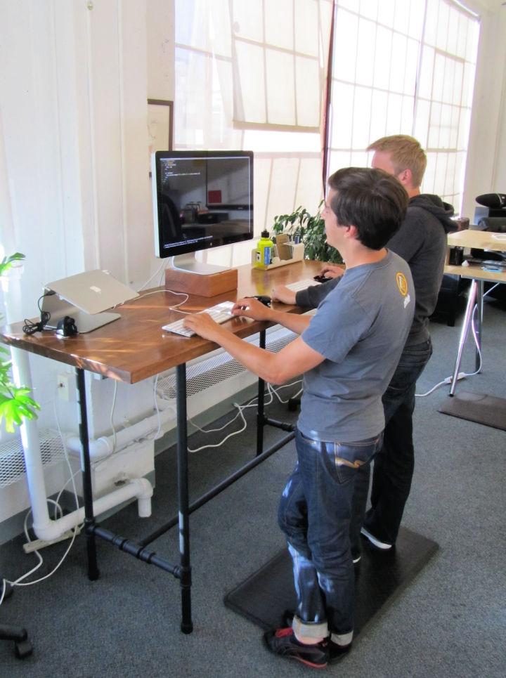 Steel Pipe Standing Desk