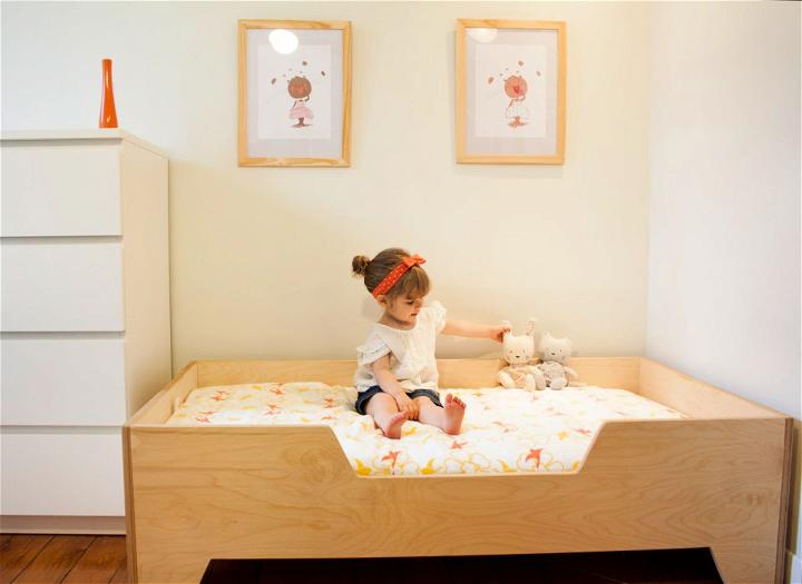 Toddler Bed with Birch Plywood