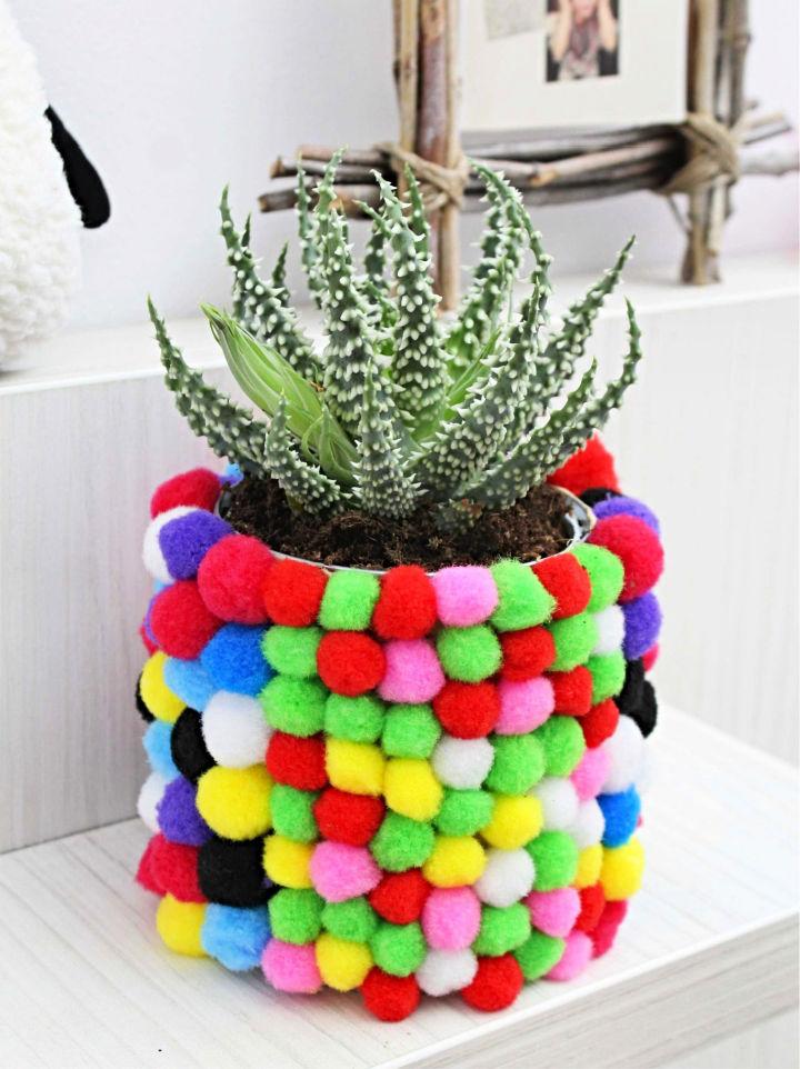 20 Minutes Flower Pot with Pom Poms