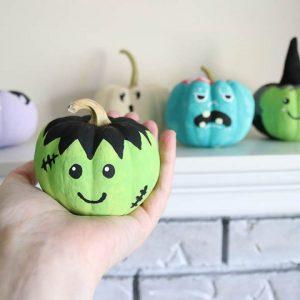 50 Easy Pumpkin Painting Ideas 2022 for Halloween