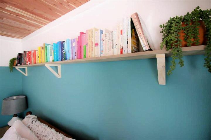 DIY Wood Triangle Shelf Brackets