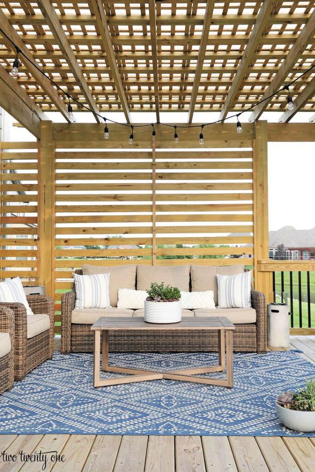 Deck With Privacy Screen and Pergola