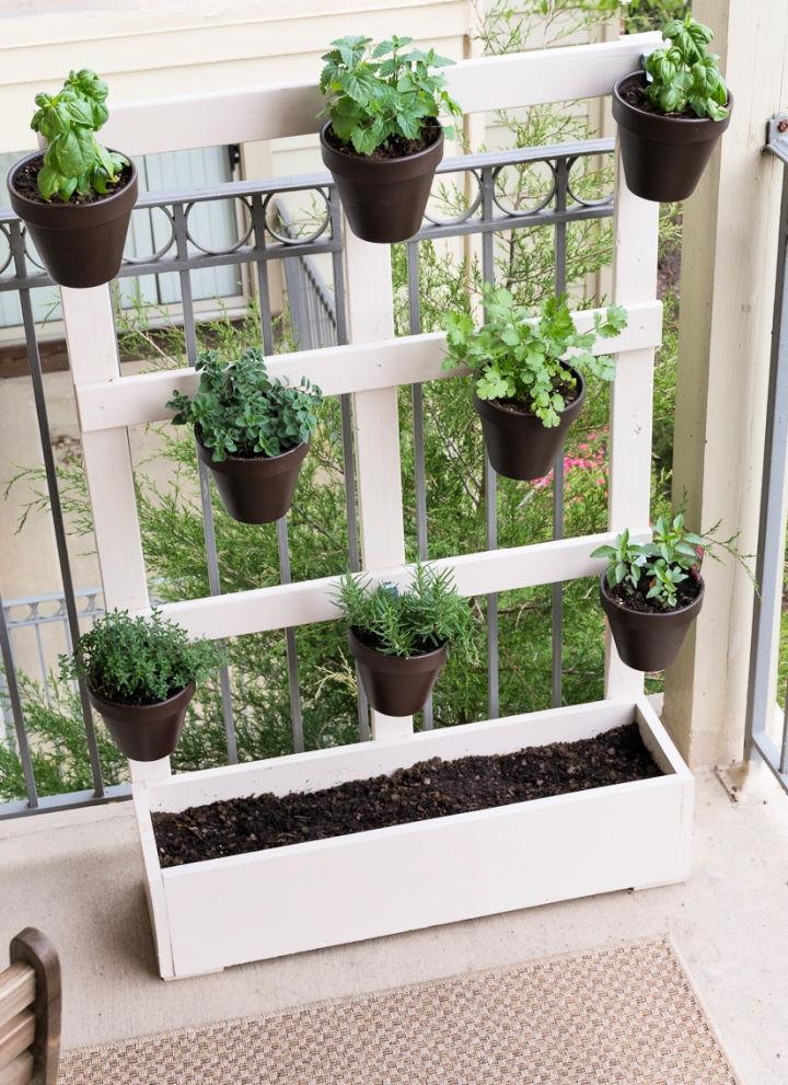Cómo construir un jardín de balcón vertical