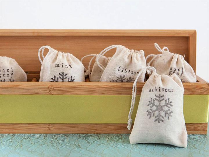 Make a Gift Basket for a Tea Lover