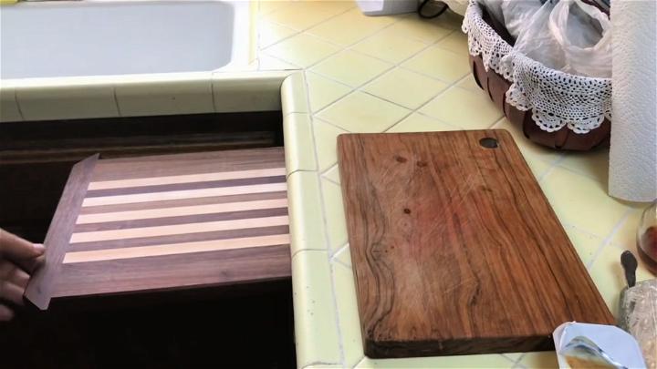 Pullout Style Cutting Board