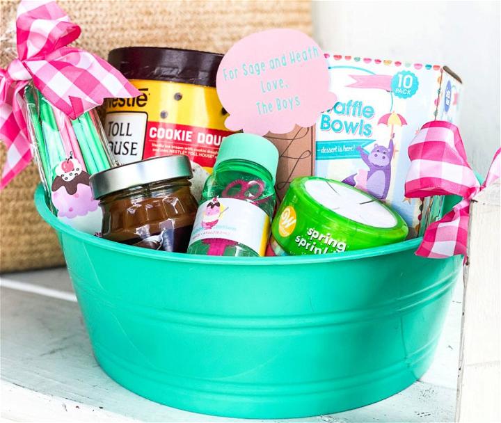 Sweet Neighbor Treat Gift Basket with Cricut