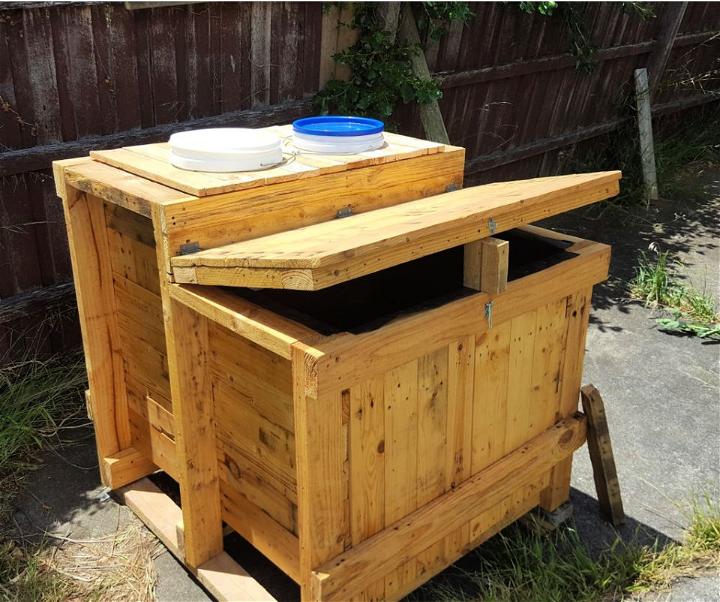 20 Aquaponic Fish Tank from Recycled Pallets