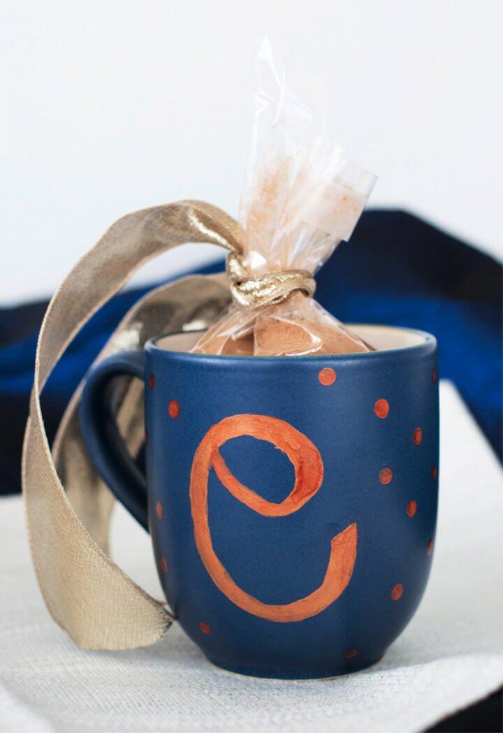 DIY Cocoa Mug Wedding Favor