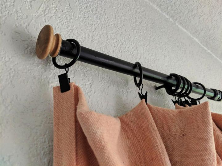 DIY Curtain Rod with Pipe
