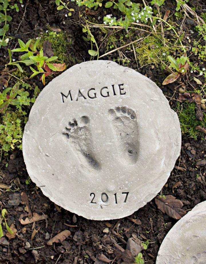 DIY Footprint Stepping Stones