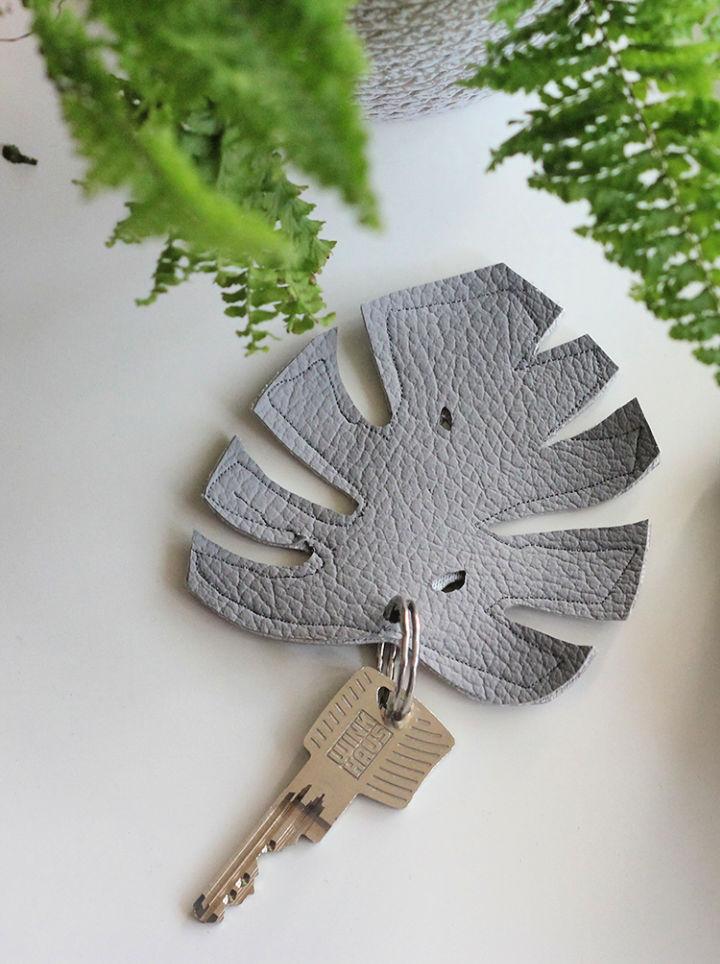 DIY Monstera Keychain