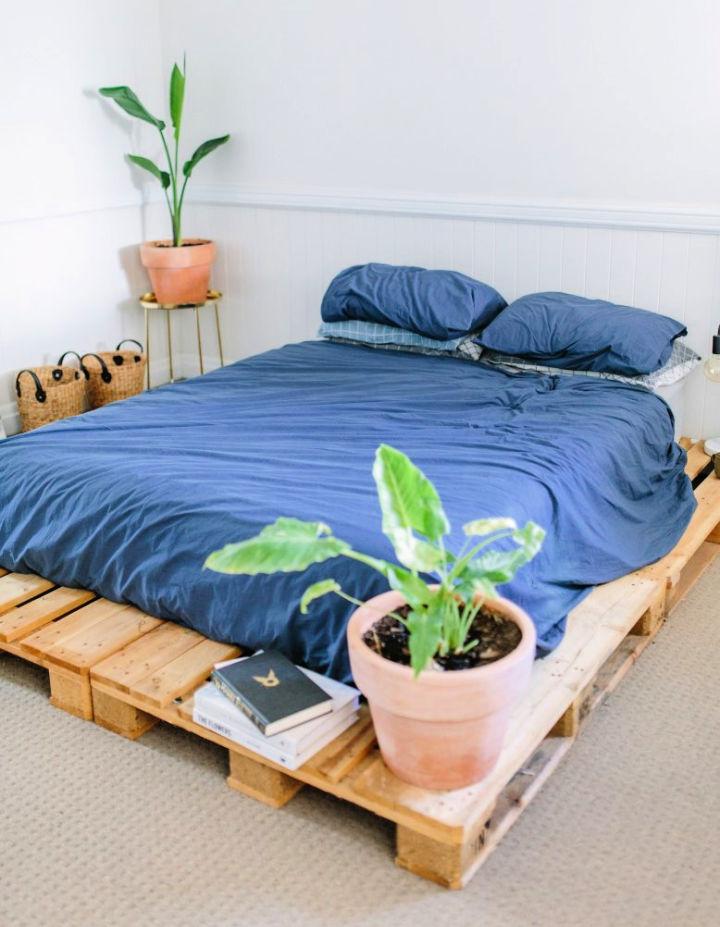 DIY Pallet Bed on Budget