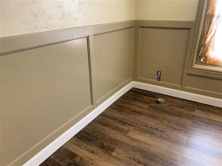 DIY Wainscoting on Stairs
