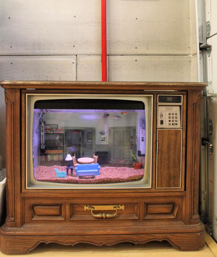 Old TV Converted Into Seinfeld Fish Tank