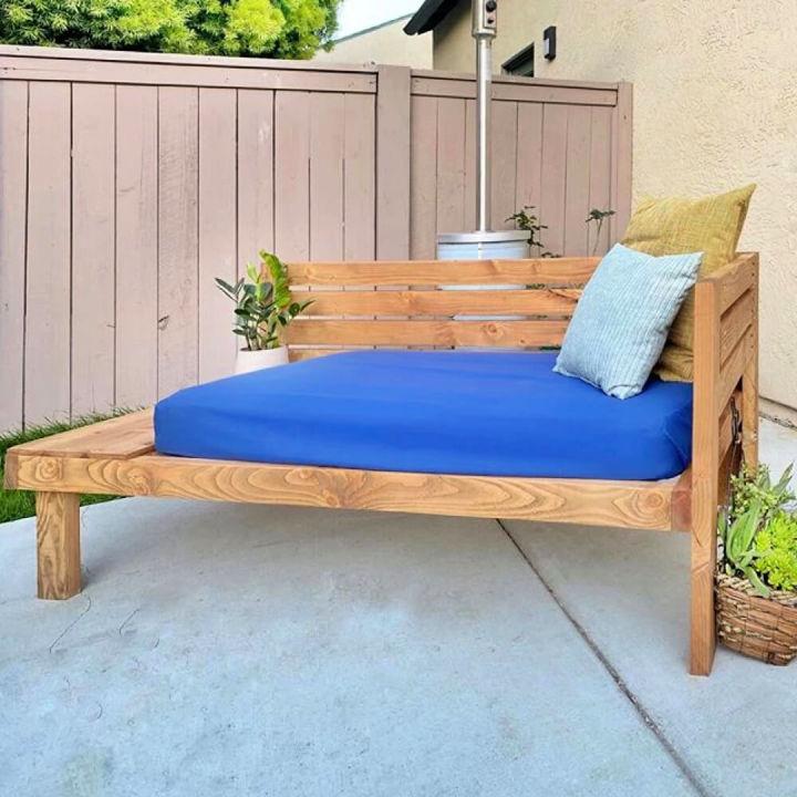 Outdoor Daybed with Side Table