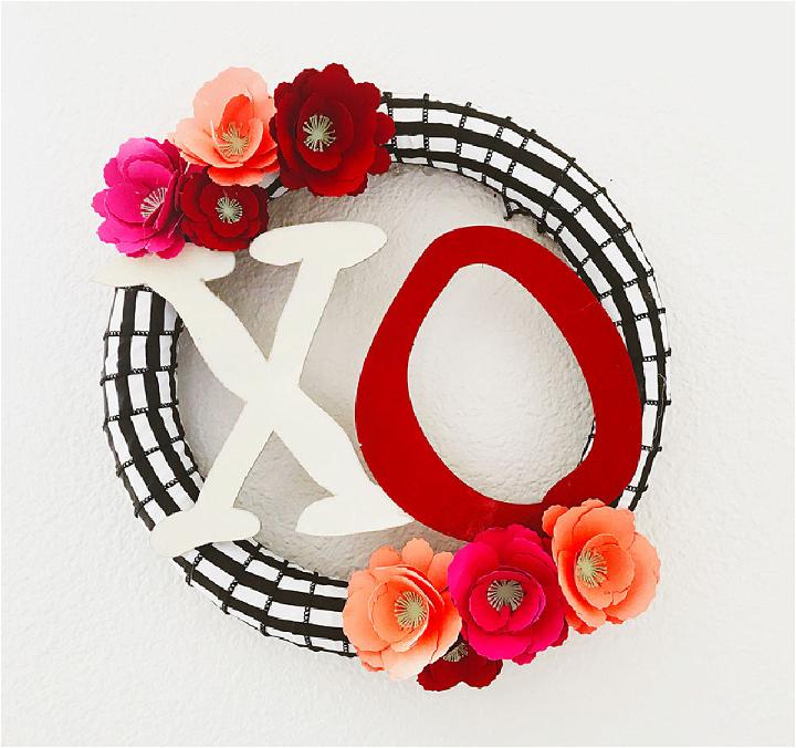 XO Valentines Day Wreath