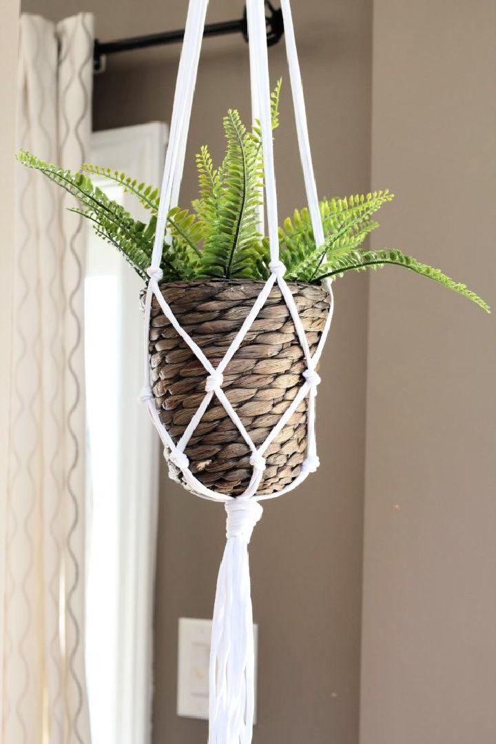 5 Minute Macrame Plant Hanger