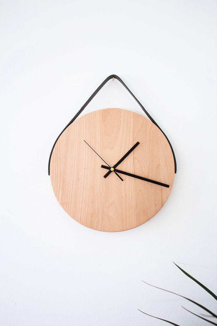 Affordable DIY Wooden Clock