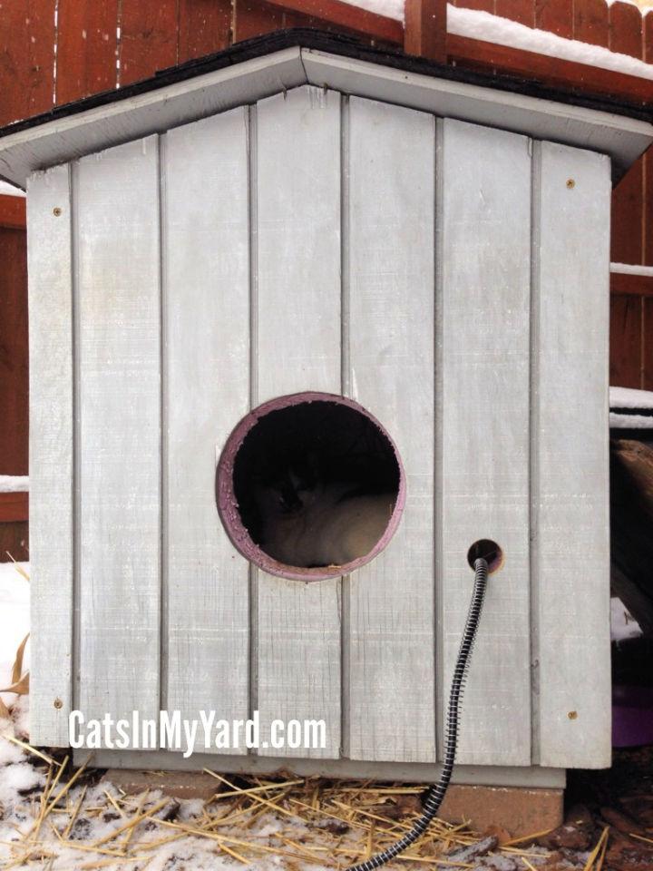 DIY Heated Outdoor Cat House