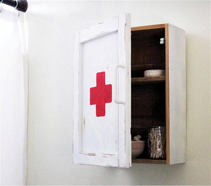 DIY Pallet Medicine Cabinet