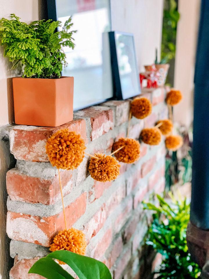 DIY Pom Poms Garland