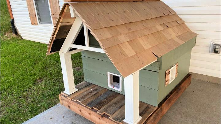 Simple outdoor cat clearance house